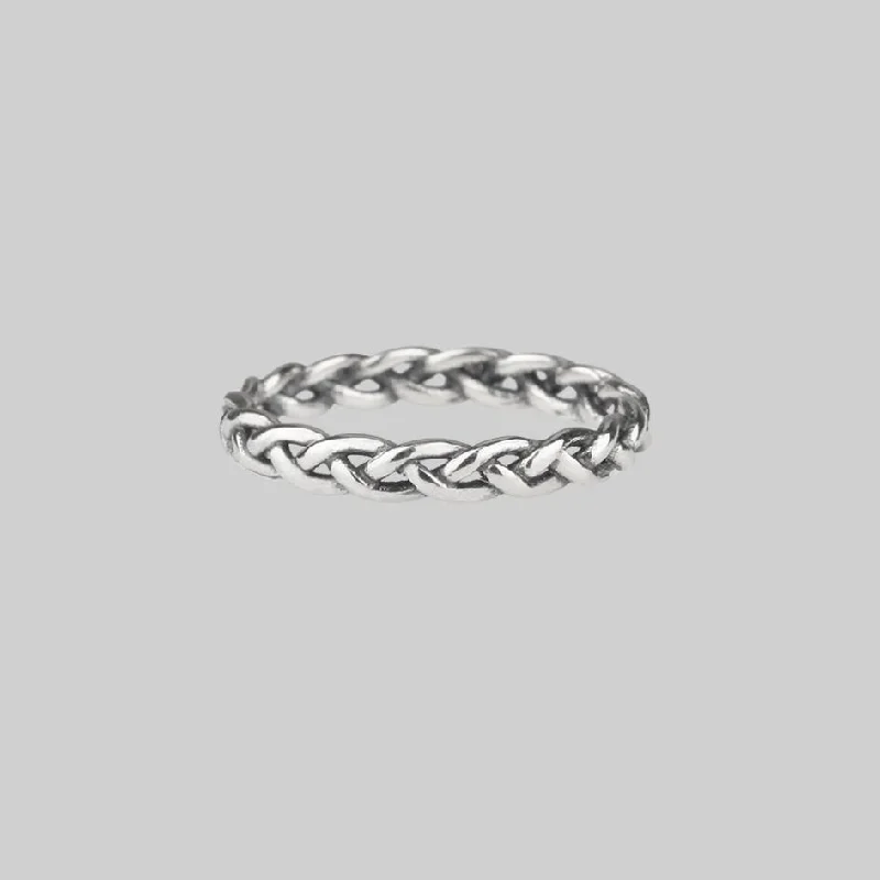 CHIPETI. Plait Band Silver Ring