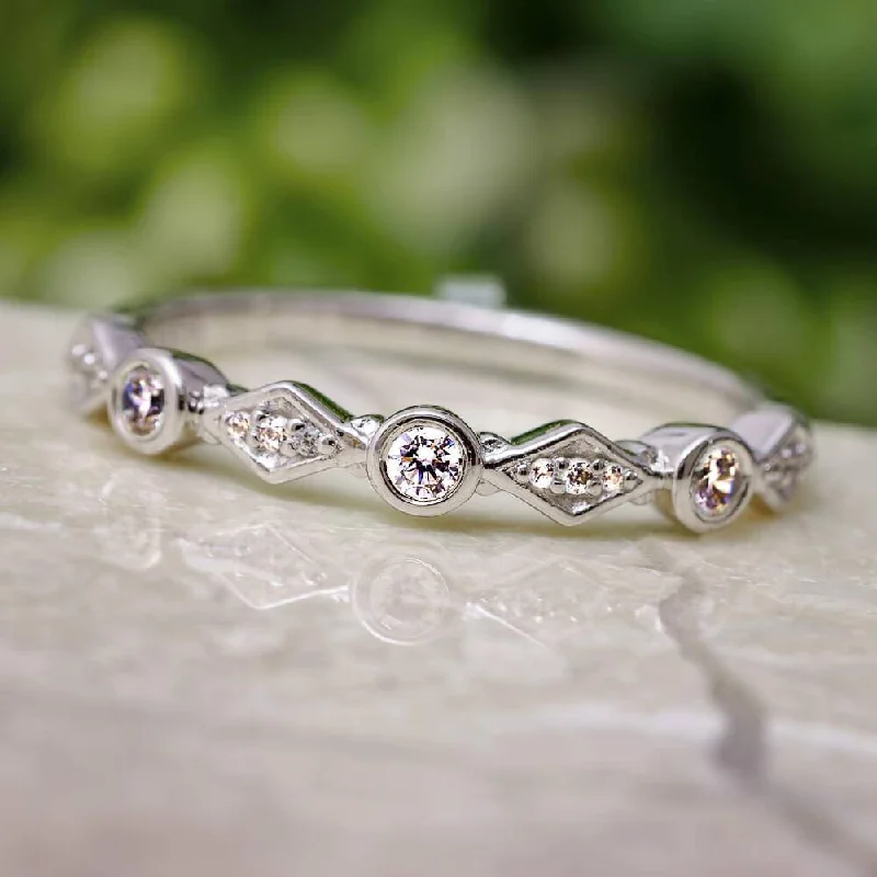 Diamond Stackable Band With Alternative Circles and Diamonds