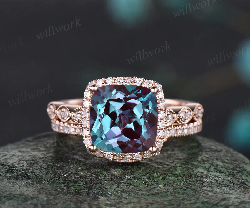 Milgrain Cushion Cut Color Change Alexandrite Engagement Ring Set Vintage Moissanite Halo Half Eternity Wedding Ring Antique 14k Rose Gold 3pcs Bridal Ring Set