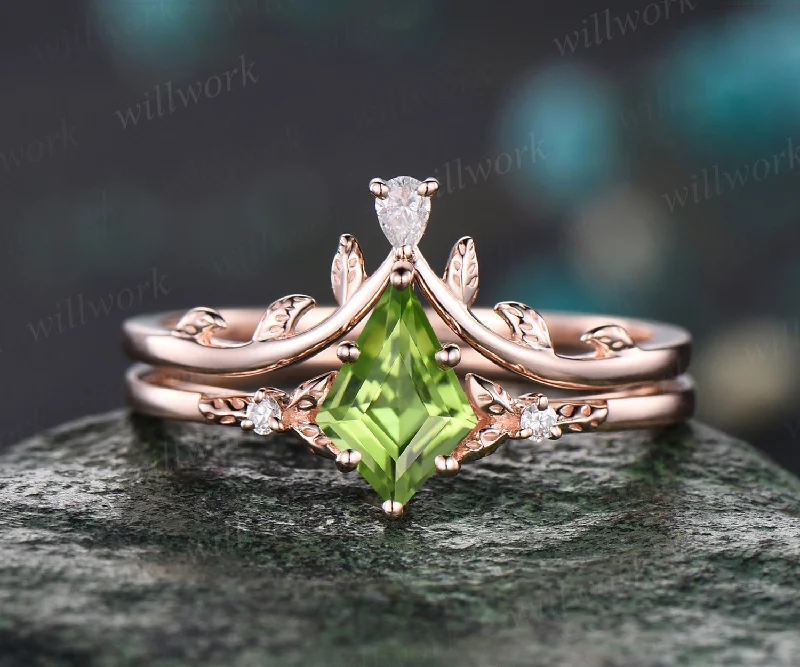 Unique kite peridot engagement ring rose gold art deco nature inspired pear moissanite ring women wedding promise ring set birthstone gift