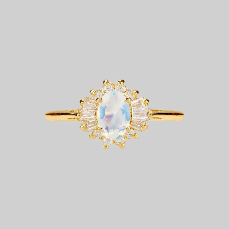 AURELIA. Opal Cluster Gold Ring